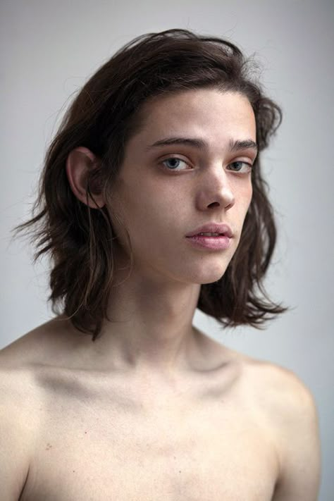 #wattpad #non-fiction Giving your characters a face or figuring out their real names. Erin Mommsen, Androgynous People, Model Profile, Androgynous Models, Long Pixie Hairstyles, Character Inspiration Male, Profile Photos, Model Face, Hair Reference