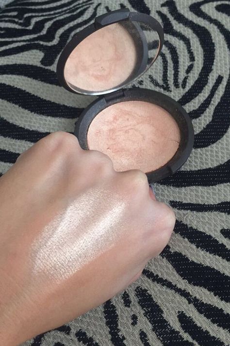 Champagne pop by Becca Cosmetics Becca Champagne Pop Highlighter, Becca Champagne Pop, Champagne Pop Highlighter, Champagne Pop, Becca Cosmetics, Jaclyn Hill, Makeup Must Haves, Makeup Swatches, Makeup Obsession