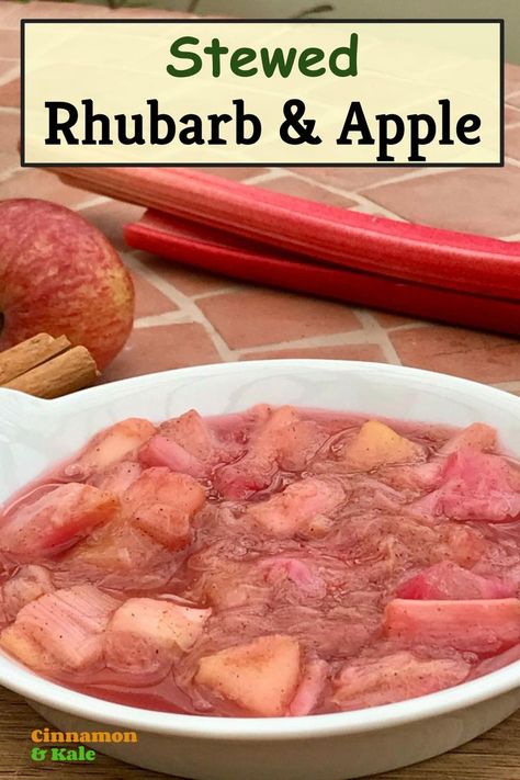 Low Calorie Stew, Healthy Winter Desserts, Yogurt Custard, Healthy Rhubarb Recipes, Rhubarb And Apple Crumble, Stewed Rhubarb, Apple Compote, Stewed Fruit, Healthy Breakfast On The Go