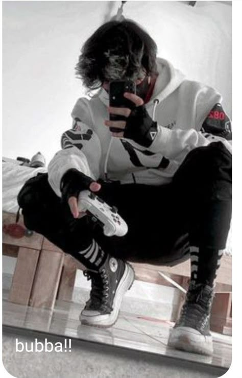 E Boy Outfits, Eboy Aesthetic, Goth Boys, Goth Guys, Guy Fits, Goth Boy, Techwear Fashion, Emo Guys, Cute Emo