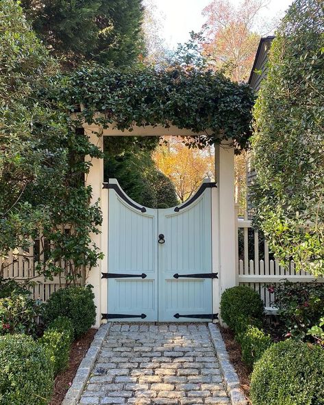 Garden Entry, Miller House, Garden Gates And Fencing, Garden Gate Design, Garden Privacy, Garden Arbor, Garden Entrance, Front Gates, Landscape Designs