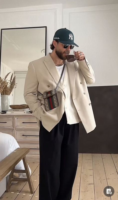 Smart Elegant Outfit For Men, Men’s Streetwear 2023, Male Blazer Outfits, Blazer Outfits Men Streetwear, Mens Spring 2024 Fashion, Male Clothes Inspiration, Summer Blazer Men, Nyc Fashion Men, Men Street Style 2023