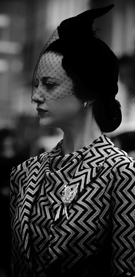 Wallis Simpson in a chevron suit and horned hat from 'W.E.' Andrea Riseborough, Wallis Simpson, 30s Fashion, 1930s Fashion, Movie Costumes, White Photos, Vintage Glamour, Vintage Beauty, Fashion History