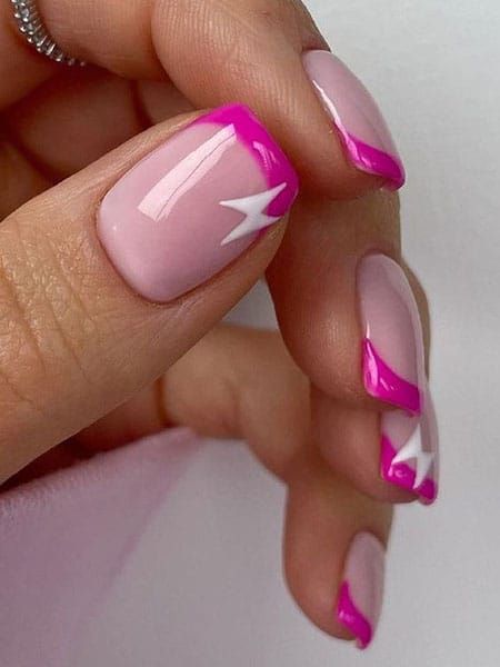 50 Best French Tip Nails to Try in 2022 - The Trend Spotter Preppy Nails, Nail Design Glitter, Manicure Nail Designs, French Tip Nail Designs, French Manicure Nails, Cute Gel Nails, Her Nails, Hot Nails, Funky Nails