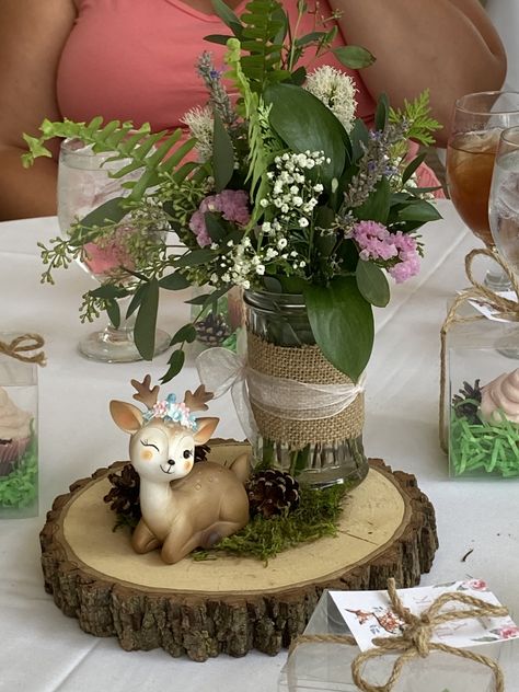 Deer Centerpiece Ideas, Deer Themed Baby Shower Girl, Oh Deer Baby Shower Ideas, Safari Baby Shower Girl Centerpieces, Baby Girl Woodland Shower Ideas, Woodland Girl Baby Shower Theme, Bambi Centerpiece Ideas, Woodland Flower Arrangements, Woodland Baby Shower Theme Centerpieces