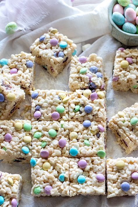 Brown Butter Rice Krispies Treats for Easter | URBAN BAKES Speckled Egg Cake, Treats For Easter, Brown Butter Rice, Easter Rice Krispie Treats, Easter Deserts, Rice Krispie Squares, Easter Party Food, Rice Krispies Treats, Krispy Treats