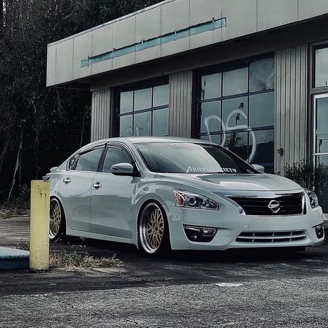 Nissan Altima Modified, Future Cars, Wheel And Tire Packages, Nissan Maxima, Car Colors, Car Styling, Nissan Altima, Bolt Pattern, Wheels And Tires