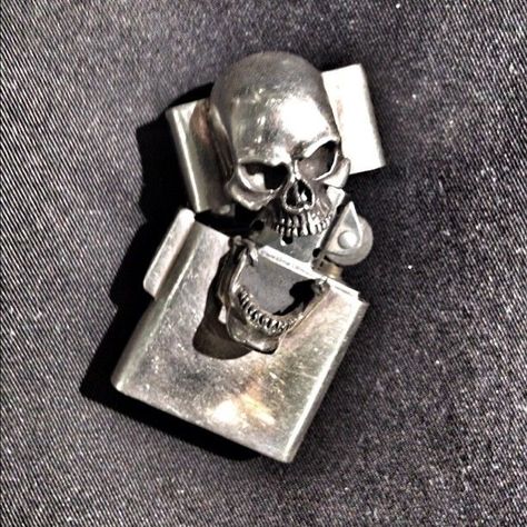 Lighter Aesthetic, Tbt Instagram, Skull Light, Cool Lighters, Zippo Lighter, Bits And Bobs, Sake, Outfit Accessories, Silver