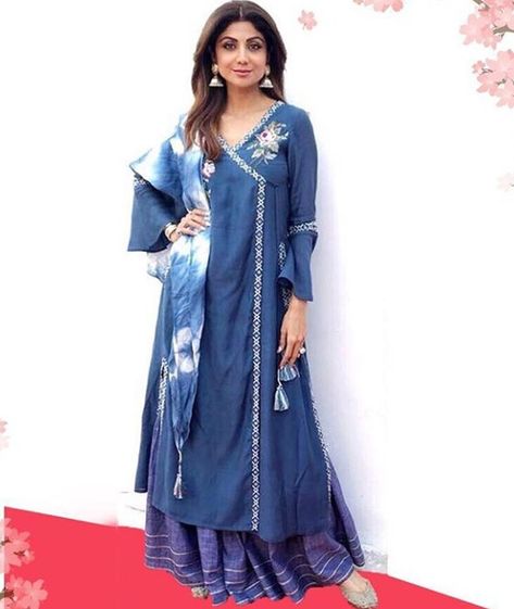 Angrakha Style Kurti, Celebrity Suits, Plazo Kurti, Blouse Dress Outfit, Simple Kurtis, Embroidery Kurti, Style Kurti, Angrakha Style, Cute Date Outfits