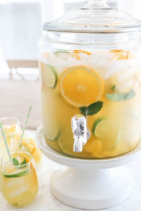 Citrus Sangria, White Wine Sangria, Wine Sangria, Cocktail Recipes Easy, Sangria Recipes, 5 O Clock Somewhere, Refreshing Cocktails, 5 O Clock, Summer Cocktails