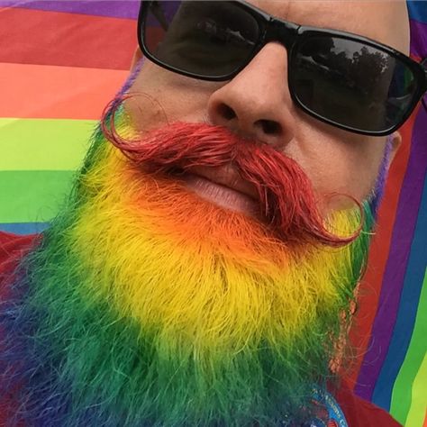 11 Dyed Beard Photos Because Everyone Should Step Up Their Beard Game Pronto Crazy Beard, Beard Trend, Glitter Beards, Beard Images, Beard Dye, Beard Game, Rave Hair, Beard Colour, Epic Beard