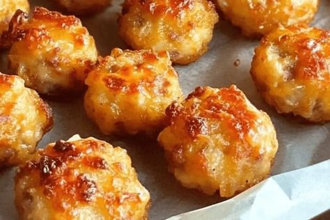 Try these crispy hashbrown & sausage bites! Perfect for breakfast or parties, they’re easy to make and packed with delicious flavor. Hash Brown Bites Recipe, Crunchy Hashbrown Sausage Bites, Hashbrown Sausage Balls, Crispy Sausage And Hashbrown Bites, Crispy Hash Brown And Sausage Bites, Hashbrown Sausage Bites, Hash Brown Sausage Bites, Crispy Hashbrown Sausage Bites, Crispy Hashbrowns And Sausage Bites