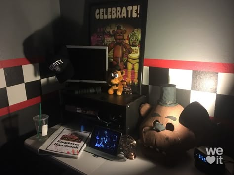 Fnaf Office, Posters On Wall, Birthday Bedroom, Fnaf Crafts, Posters On Wall Bedroom, Fnaf Cosplay, Life Size Statues, Comic Poster, Wall Bedroom