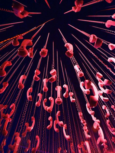 Cool Art Installations, Music Installation Art, Diy Art Installation Ideas, Immersive Experience Art Installations, Installation Art Ideas Diy, Interactive Design Installation, Interactive Art Ideas, Pink Installation, Art Installation Interactive