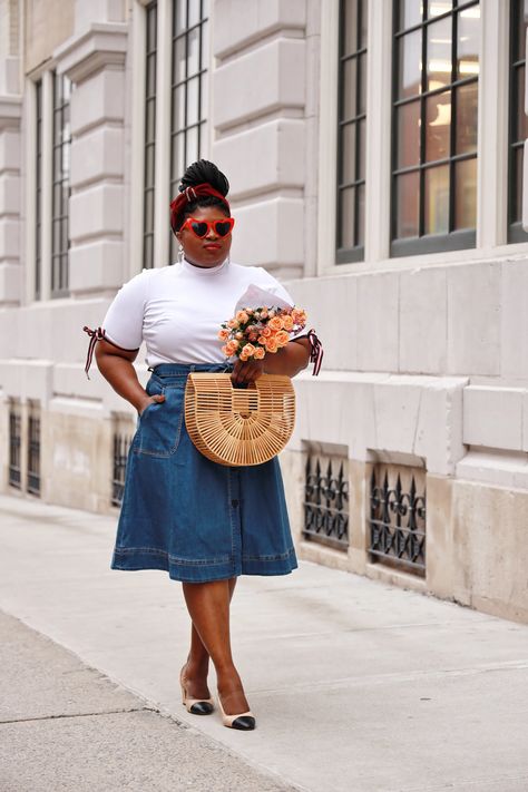 23 Ways to Style Skirt Outfits for Plus Size & Curvy Women Denim Skirt Outfit Plus Size Summer, Denim A Line Skirt Outfit, Denim Skirt Outfit Plus Size, Plus Size Denim Skirt Outfit, Jean Skirt Outfits Plus Size, Denim Skirt Plus Size, Plus Size Denim Skirt, Plus Size Street Style, A Line Skirt Outfits