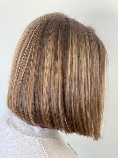 Light Brown Straight Hair, Short Brown Blonde Hair, Caramel Blonde Straight Hair, Long Bob Honey Blonde, Honey Blond Straight Hair, Light Brown Hair Bob, Golden Balyage Short Hair, Golden Blonde Lob Hair, Light Brown Bob