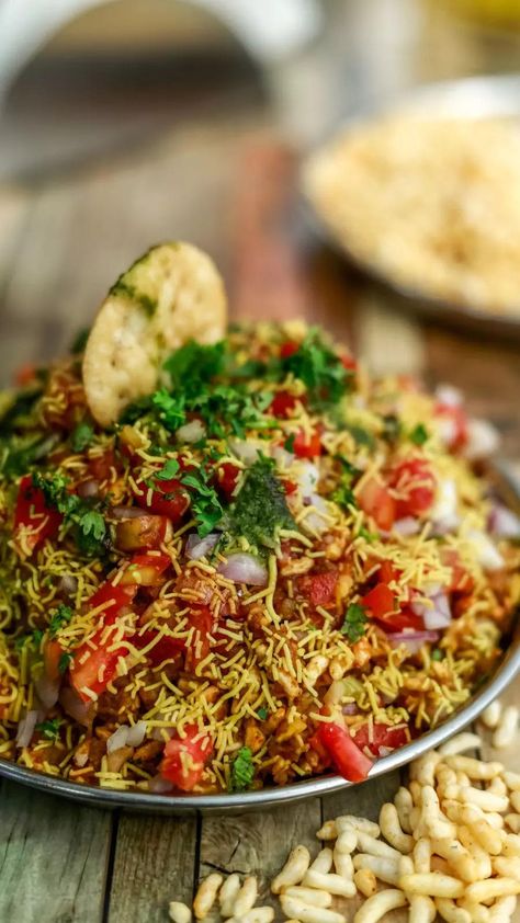 Ragda Recipe, Chana Chat, Potluck Appetizers, Masala Puri, Chats Recipe, Puri Recipes, Indian Appetizers, Indian Street Food Recipes, Chaat Recipe