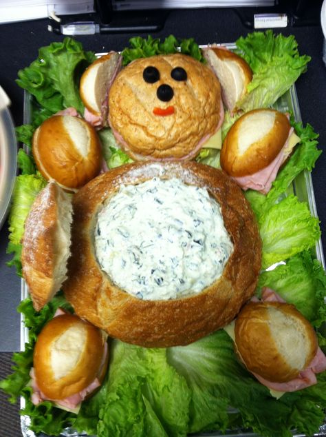 Teddy Bear Spinach Dip for Baby Shower Teddy Bear Fruit Tray, Teddy Bear Fruit Platter, Teddy Bear Baby Shower Food Ideas, Bear Baby Shower Food Ideas, Baby Shower Dips, Bear Themed Food, Baby Shoer, Baby Shower Food Ideas, Baby Shower Brunch Food