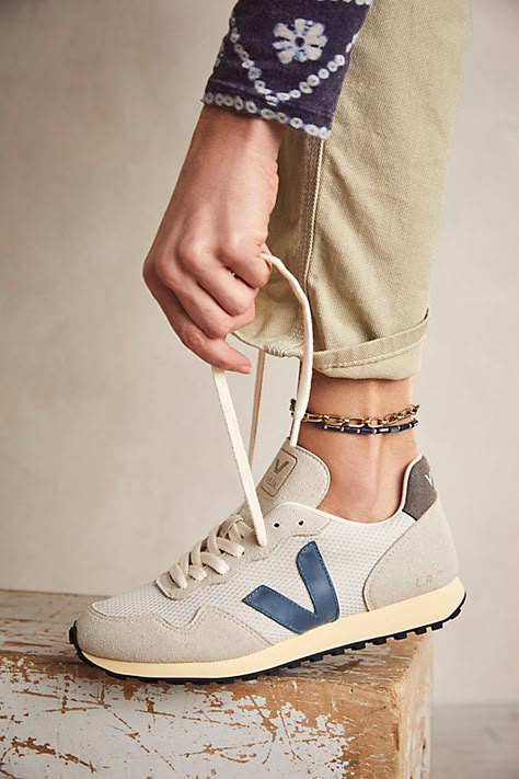 Protect Our Planet, Veja Sneakers, Sporty Sneakers, Cute Sneakers, Social Impact, High Quality Shoes, Trendy Sneakers, Sneakers Outfit, Trendy Shoes