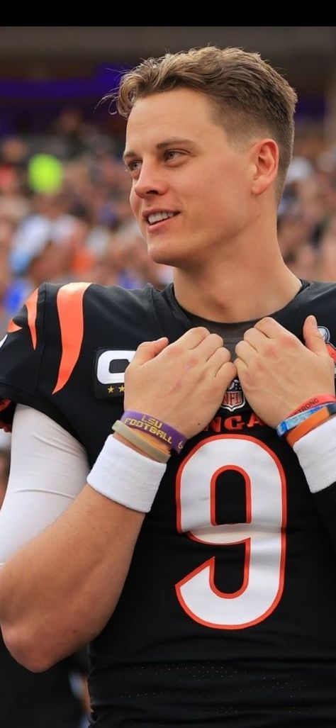 Joe Burrow Hair, Joe Burrow Haircut, Joe Burrow Wallpaper, Joey Burrow, Joe Burrow Cute, Grayson Hawthorne, Joe Shiesty, Bengals Cheerleaders, Joe Borrow