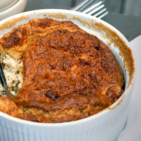 Salmon Souffle, Breadcrumbs Recipe, Salmon Cream Cheese, Cheese Souffle, Oven Recipe, Souffle Recipes, Souffle Dish, Smoked Cheese, Recipes Appetizers