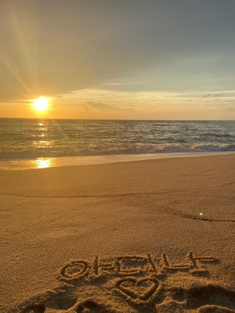 Write Name On Sand, Writing In Sand, Writing Names, Beach Maternity Photos, Name Pictures, Unicorn Wallpaper, Beach Maternity, Life Series, Funny Profile