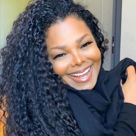 Janet Jackson Curly Hair, Janet Jackson Hair, Janet Jackson If, Janet Jackson Videos, Jo Jackson, Glossy Lips Makeup, Miss Jackson, I Am Queen, Ms Jackson