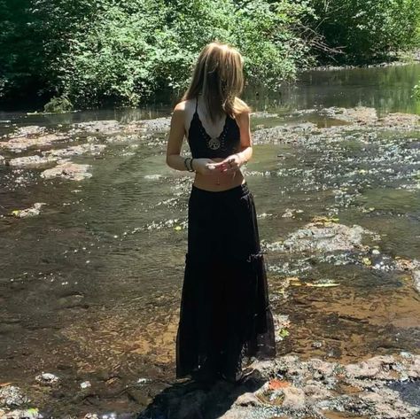 Black Boho Clothes, Maxi Skirt Alt Outfit, Long Black Skirt Grunge, Gothic Boho Outfits, Grunge Vacation Outfits, Black Maxi Skirt Outfit Aesthetic, Black Maxi Skirt Outfit Ideas Summer, Asheville Outfits, Gothic Hippie Aesthetic