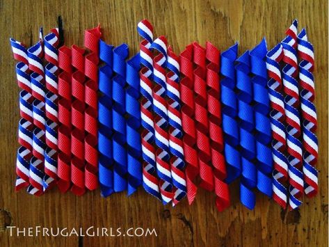 How to make korker hair bows--curling the   ribbon tutorial Korker Bows Diy, Korker Ribbon, Korker Bows, Ribbon Tutorial, Hair Bow Instructions, Ribbon Curls, Hair Bow Tutorial, Hair Clips Diy, Hair Diy