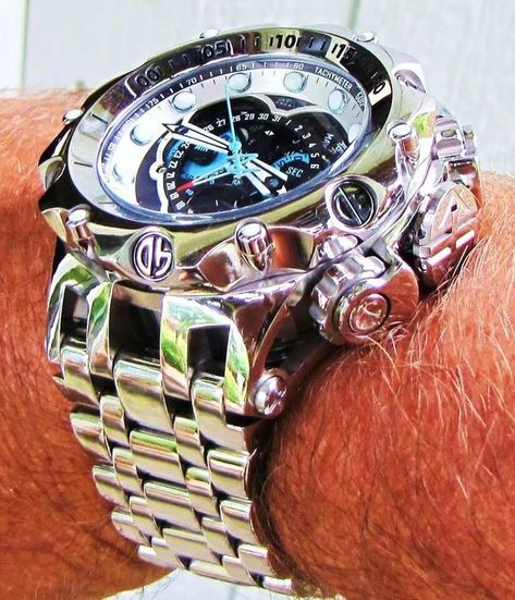 Looks like glazed silver. One heckuva big watch for men. Awesome Watches, Mens Invicta Watches, Nice Watches, Silver Pocket Watch, Big Watches, Ceramic Watch, Sunglasses Women Designer, Invicta Watches, Expensive Watches