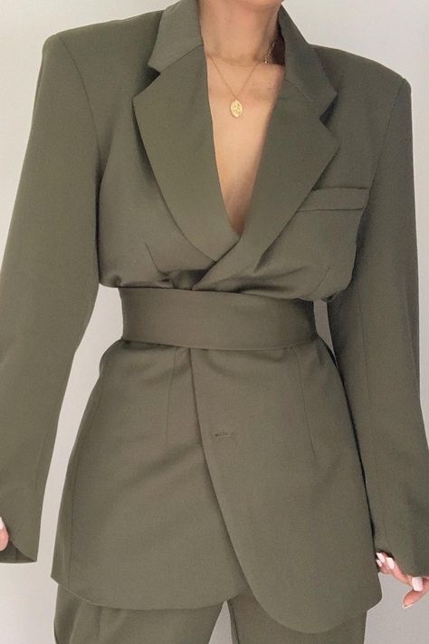 Olive Blazer Outfit, Belted Blazer Outfit, Olive Blazer, Blazer With Belt, Fashion Top Outfits, Belted Blazer, Blazer Outfit, Jewelry Nails, Suit Women