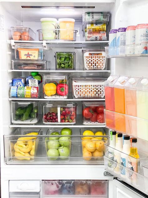 Organised Fridge, Small Fridge Organization, Fridge Organisation, Clear Fridge, Clean Pantry, Healthy Fridge, Pantry Containers, Fridge Shelves, Fridge Organisers