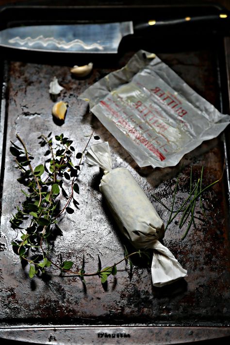 Garlic and Herb Compound Butter How To Make Scallops, Herb Compound Butter, Compound Butter Recipe, How To Make Spinach, Marinated Flank Steak, Butter Bread, Compound Butter, Spinach Pasta, Steak Seasoning