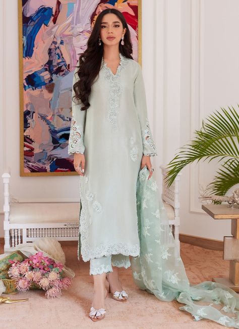 Lace Designs On Suits, Raw Silk Pants, Farah Talib Aziz, Eastern Wear, Casual Party Dresses, Lace Designs, Embroidered Organza, Embroidered Border, Organza Dupatta