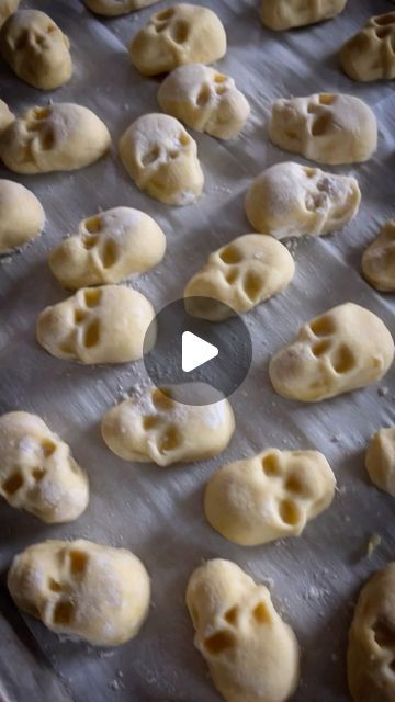 Lori Castellon on Instagram: "Looking for an easy main dish for Halloween? Make some ricotta skull gnocchi and top with your favorite sauce! I call this one…Be Very Alfredo! 💀😉  For Recipe and links to mini skull mold click the link in my profile.  127 days…🎃 #halloween #halloweenfood #halloweenrecipes #halloweenpasta #gnocchi #skull #skullgnocchi #skullsofinstagram #alfredopasta #ghoulatheart #spookyfood #beveryafraid #pasta #pastarecipes #halloweenpartyideas" Skull Gnocchi, Kiwi Dessert, Cute Halloween Stuff, Halloween Pasta, Halloween Party Planning, Ricotta Gnocchi, Skull Mold, Spooky Food, Easy Main Dishes