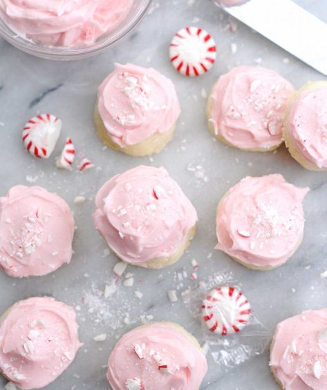 Melted Peppermint Ideas, Peppermint Meltaways Christmas Cookies, Peppermint Melt Aways Cookies, Merengue Cookies Peppermint, Peppermint Cheesecake Bars, Peppermint Bark Cheesecake, Chocolate Peppermint Crumble Cookies, Peppermint Buttercream, Apple Cheesecake Bars