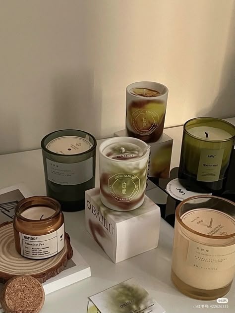 Candle Store Aesthetic, Scented Candles Aesthetic, Arte Aesthetic, Homemade Scented Candles, Bath Body Works Candles, Seasonal Candles, Art Animation, Candle Aesthetic, Easy Art