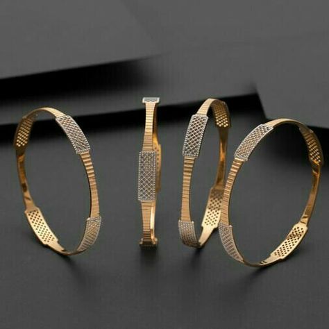 Latest Gold Bangles, Amrapali Jewellery, Plain Gold Bangles, Gold Jewels Design, Indian Bangles, Gold Bangles For Women, Diamond Bangles, Diamond Bracelet Design, Gold Bangle Set