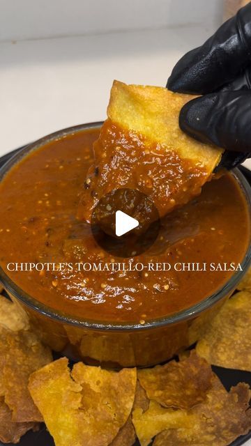 Tomatillo Hot Sauce Recipe, Tomatillo Red Salsa, Chipotle Tomatillo Salsa Recipe, Tomatillo Red Chili Salsa, Hot Salsa Recipes, Smoked Tomatillo Salsa, Chipotle Bowl, Roasted Tomatillo Salsa, Serve Over Rice