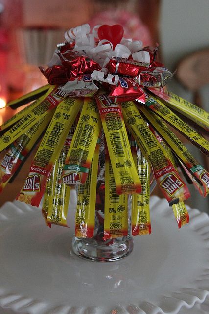 Valentine's Day Sweet & Savory Candy Sundae - Slim Jims & Snickers Slim Jim Bouquet, Jerky Bouquet, Beef Jerky Bouquet, Bae Ideas, Husband Ideas, Candy Creations, Valentines Candy, Creative Gift Baskets, Surprise Gifts For Him