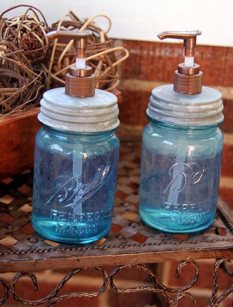 The Cottage Home: Mason Jar Soap Dispenser ~ Tutorial Diy Beauty Gifts, Mason Jar Soap Dispenser, Beauty Gift Guide, Vintage Mason Jars, Soap Dispensers, Ocean Theme, Mason Jar Diy, Mason Jar Crafts, Diy Stuff