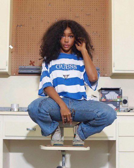 eli | sza’s barbieᴺᴹ ᴬᴳ on Twitter: "no one: spotify when sza releases something:… " Sza Style Street, Sza Aesthetic Clothes, Sza Outfits Dress, Sza Singer Outfits, Sza Looks, Sza Outfit Ideas, Sza Outfits Casual, Sza Outfit Inspiration, Sza Style Outfits