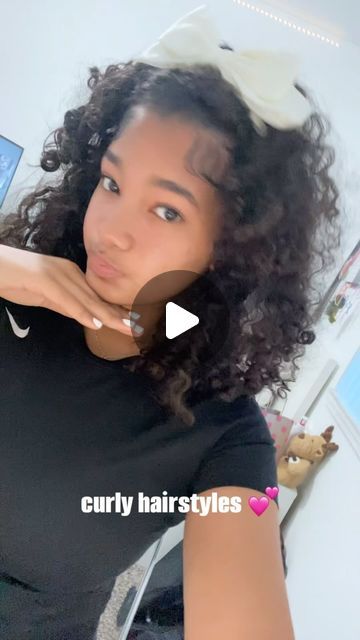 alma on Instagram: "back to school ideass🌸 #curly #curlyhairstyles #curlynaturalhair" Hairstyles For Curly Hair Natural Braids, Rubber Band Hairstyles Natural Hair Curly, Natural Curly Hair Styles Easy, 3a Curly Hair Styles, Easy Curly Hairstyles Short Hair, Cute Hairstyles For School Curly Hair, School Hairstyles Curly Hair, Curly Hairstyles No Gel, Back To School Hairstyles Curly Hair