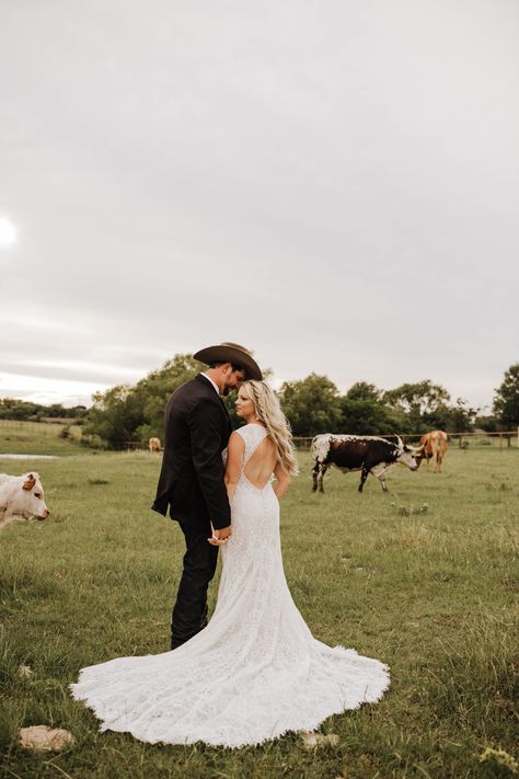 Western Wedding Couple, Western Prom, Cow Wedding, Intimate Micro Wedding, Texas Western, Hunter Valley Wedding, Rustic Farm Wedding, Prom Couples, Cowboy Wedding