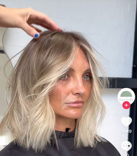 Rooted Blonde Balayage Short Hair, Frankie Bridge Hair 2024, Creamy Blonde Balayage Short Hair, Blond Root Smudge, Short Blonde With Lowlights, Blonde Collar Bone Length Hair Straight, Stassi Hair, Fall Blonde Bob, Lived In Blonde Bob