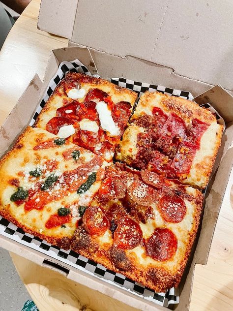 Square Pizza Photography, Cheesy Photoshoot, Pizza Squares, Pizza In Chicago, Detroit Style Pizza, Detroit Pizza, Square Pizza, Pizza Branding, Chicago Style Pizza