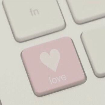 Light Pink Heart Aesthetic, F Aesthetic Letter, Baby Pink Widgets, Love Icons Aesthetic, Baby Pink Icons, Aesthetic Pink Pfp, Love Pink Aesthetic, Cute Pink Icons, Aesthetic Pink Icons