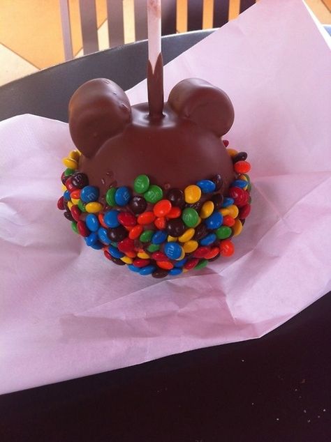 Chocolate Dipped Candy, Dipped Candy, Disney World Birthday, Disney Sweets, Disney Candy, Covered Chocolate, Disney World Orlando, Disney Desserts, Pastel Cupcakes