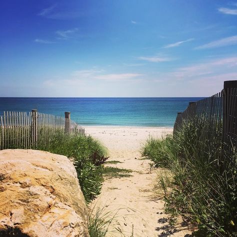 A Summer Seaside Weekend in Duxbury, New England’s Best-Kept Secret - Vogue Salisbury Massachusetts, Duxbury Massachusetts, England Vacation, Massachusetts Travel, City Folk, New England Travel, Beach Park, American Painting, Summer Destinations