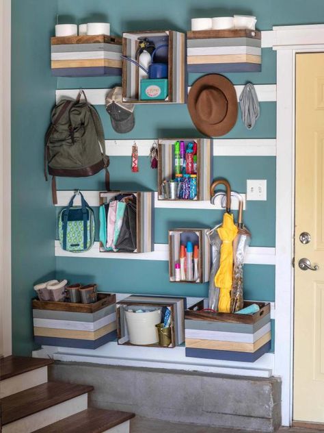 French Cleat Wall Living Room, Painted French Cleat Wall, French Cleat Wall, French Cleat Ideas, Clever Bathroom Storage, French Cleat Storage, Easy Garage Storage, French Cleat System, Garage Organization Tips